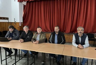 Mihai Pop, Máthé Jenő, Ilie Muscalu, Benkő Árpád, és Fodor Imre (balról jobbra) a tájékoztatón