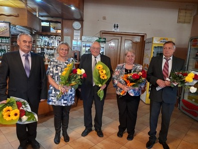 Molnár János, Pop Csilla, Gazda István, Dorina Tănase és Barabás Béla, a fürdőváros nyugdíjazott tanárai