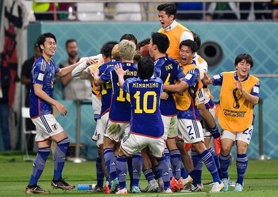Az örömittas japánok. Fotó: AFP