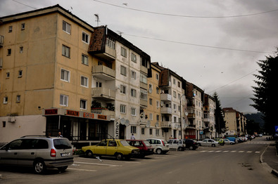 Felújításra váró Egyesülés utcai tömbházak a fürdővárosban. A szerző archív felvétele