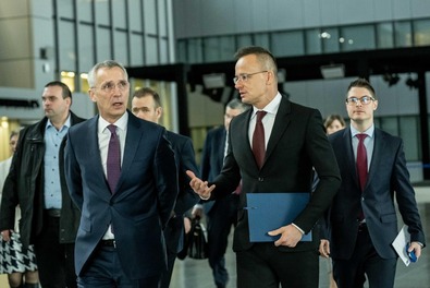 Jens Stoltenberg NATO-főtitkárral tárgyalt Szijjártó Péter. Fotó: Facebook / Szijjártó Péter