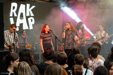 Raklap-koncert a sepsiszentgyörgyi Szimplában. Fotó: Toró Attila