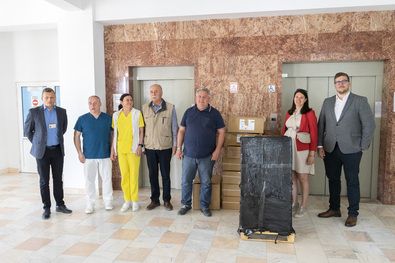 Canea-Kocsis András kórházmenedzser, dr. Nagy-Rozsnyai István, Kelemen Dóra főasszisztens, Derzsi Gyula Rotary-tag, Román György Rotary-elnök, Péter-Sárkány Hanna és Gyergyai Botond Rotary-tagok. A szerző felvétele