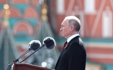 Vlagyimir Putyin a május 9-i Győzelem napi parédén. Fotó: en.kremlin.ru