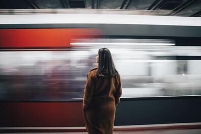 Befejeződött a hármas metró felújítása, újabb vonalon használhatunk mobiljegyet /X/