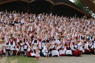 Ezer Székely Leány Napja  a csíksomlyói hegynyeregben