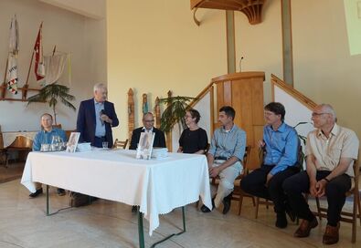 Vargyasi Levente, Jánó Mihály, Kovács István, Márton Edit, Sztáncsuj Sándor József, Márk Attila és Enyedi Pál a bemutatón. A szerző felvétele