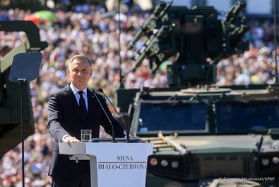 Andrzej Duda lengyel elnök a varsói katonai díszszemlén. Fotó: Facebook / Andrzej Duda
