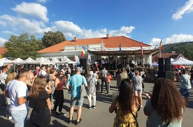 Felavatták a felújított kultúrotthont. A szerző felvételei