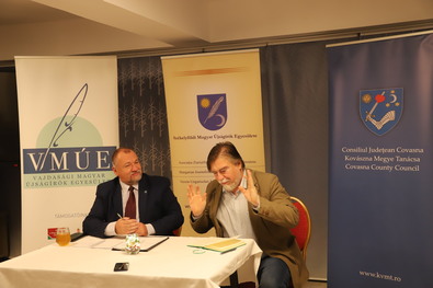 Meddig él még a nyomtatott sajtó? (Székelyföldi Magyar Újságírók Egyesülete)