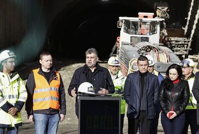 Dalolva a káoszba