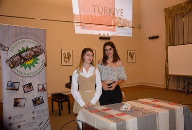 A két török önkéntes, Sinem Tosun és Gülcan Babir. Fotó: Zöld Nap Egyesület