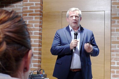 Miklós Zoltán: Ne vesszen el a pénz, segítsd a helyit! A szerző archív felvétele