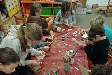 Így készült a sok vásárfia. Fotó: A szervező stepes tagozat