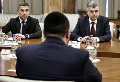 Marcel Ciolacu miniszterelnök (jobbról). Fotó: gov.ro