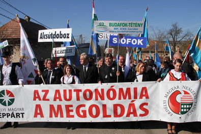 Segíti-e az autonómiatörekvéseket a törvénytervezetek beterjesztése?