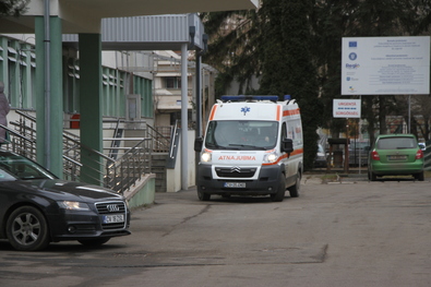 Bőséggel akadt dolguk a mentőknek is. Fotó: Albert Levente