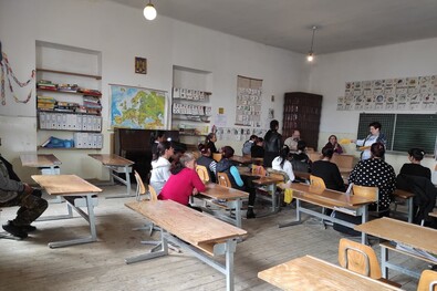 Együtt tanultak írni, olvasni szülők és gyermekeik (Második  esély  program)
