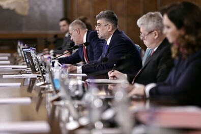 Süllyedő hajó, taktikázó kapitányok