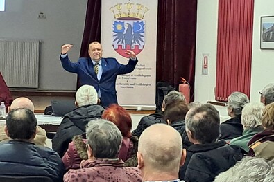 Betiltott jelképekről is szó esett (Címertani  előadás)