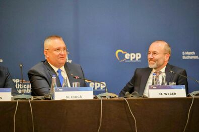 Nicolae Ciucă és Manfred Weber.  Fotó: Facebook / Nicolae Ionel Ciucă