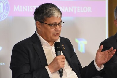 Marcel Boloș pénzügyminiszter sem érti a magas árakat. Fotó: Facebook / Marcel Boloș
