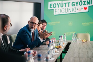 Kelemen Hunor a magyar egyházfőkkel is találkozott tegnap. Fotó: Facebook / Kelemen Hunor