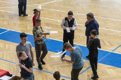 Mazsorettek és modellezők a Kézdi Kupán