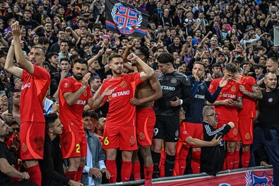 A csapat a szurkolókkal ünnepelte a bajnoki címet. Fotó: Facebook / SuperLiga Romania