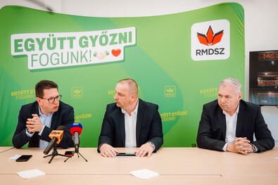 Vincze Loránt, Csibi Attila Zoltán és Péter Ferenc. Fotó: Facebook / Vincze Loránt