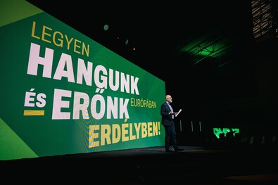 Kelemen Hunor RMDSZ-elnök munkát ígér, a szülőföld építését. Fotó: Facebook / RMDSZ
