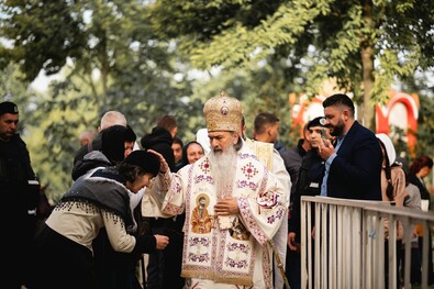 Teodosie érsek, aki Szent András apostol utódjának tartja magát. Fotó: Facebook / Centrul Eparhial Tomis