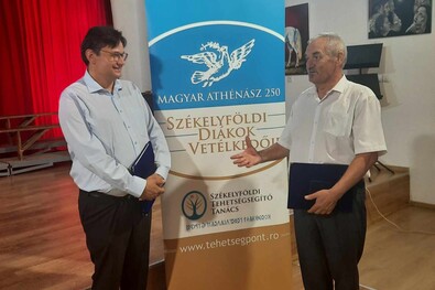 Deák Ferenc Loránd és Molnár János a díjátadón. Fotó: Toró Attila