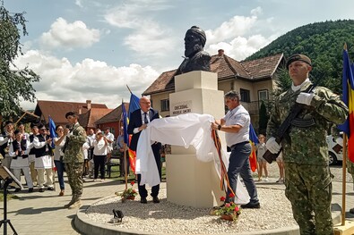 Decebal szobrának avatása Kovásznán. Fotó: Bodor János