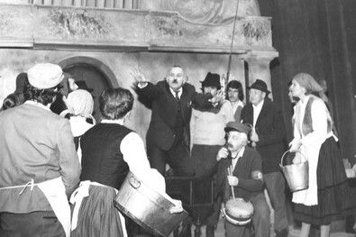 Pompás Gedeon, 1983. Középen Dobos Imre. Fotó: Papp László