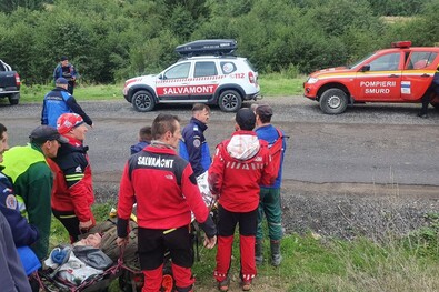 Közös bevetésen. Fotó: Kovászna Megyei Természetvédelmi és Hegyimentő Központ