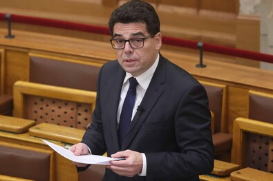 Brüsszel javasolhatta Ukrajnának (Olajszállítmány  leállítása)