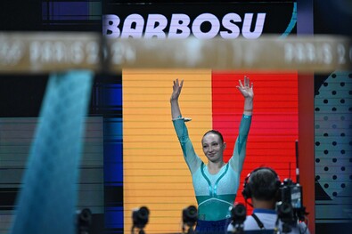 Ana Maria Bărbosu az óvás következtében lecsúszott a dobogóról. Fotó: Facebook / Comitetul Olimpic și Sportiv Român