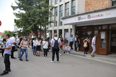 Kezdődnek az írásbeli vizsgák (Pótérettségi)