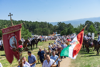 A zarándokok megérkeztek a kézdiszékiek szent hegyére. A szerző felvételei