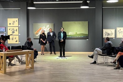 A mecénás házaspár és Deák Ferenc Loránd. Szarvadi-Téglás Lilla felvétele
