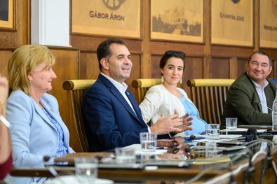Antal Árpád polgármester szerint a mostani a legerősebb önkormányzati testülete Sepsiszentgyörgynek. Fotók: Facebook / Antal Árpád / Vargyasi Levente