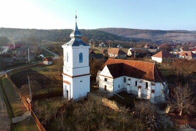 Drónfelvétel az albisi református templomról. Fotó: Bartos Lóránt
