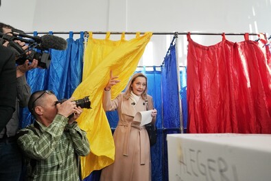 Mégsem biztos döntős Elena Lasconi? – akár a sorrend is borulhat az újraszámolás nyomán. Fotó: Facebook / Elena Lasconi