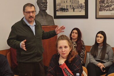 A lexikont Bakk Miklós főszerkesztő ismertette. A szerző felvétele