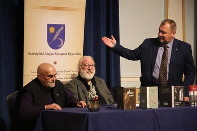 Galbács Pál, Sarány István és Szekeres Attila a könyvbemutatón. Fotó: Albert Levente