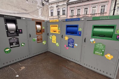 Új okoskonténerek – a textilhulladék számára nincs hely. Fotó: Tega Rt.