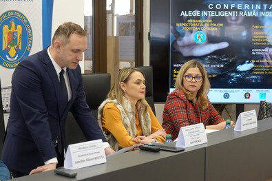 Alin Pahonțu, Cristina Gogea és Alina Popescu. A szerző felvétele