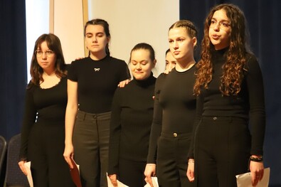 A mindenséggel mérték magukat (Középiskolás diákok a költészet napján)