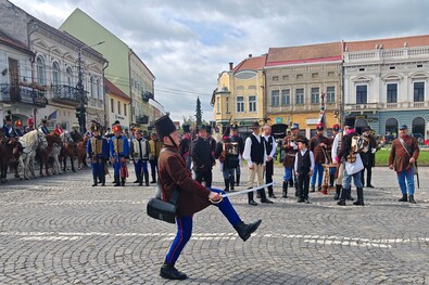 Parádés huszártoborzó Felső-Háromszéken